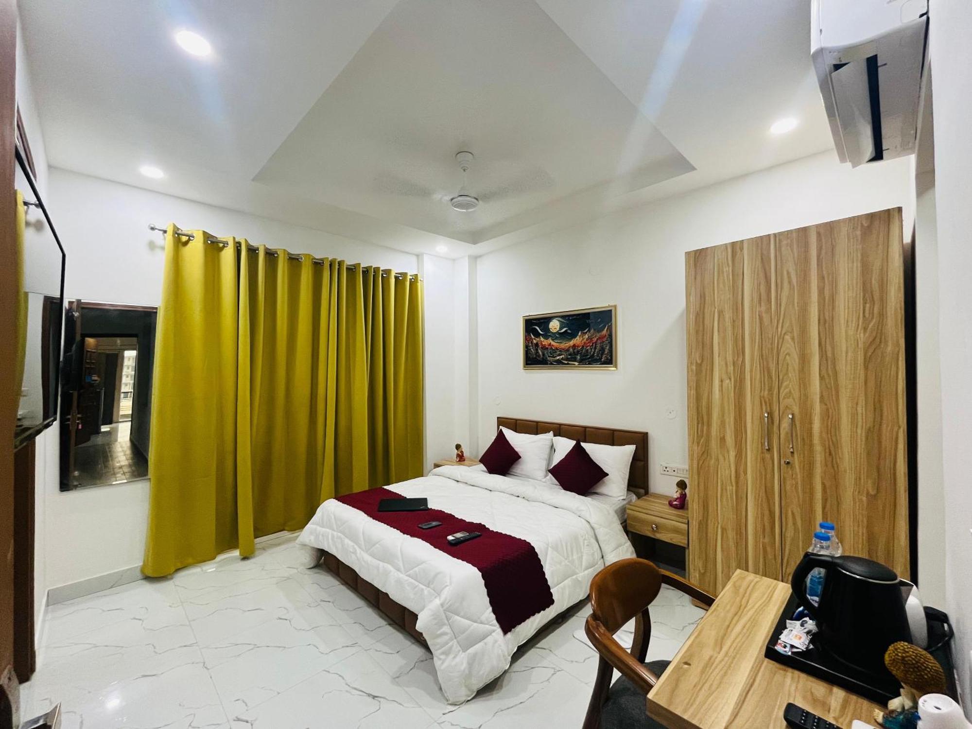 The Lodgers Studio Apartment Infront Of Artemis Hospital Gurugram Gurgaon Esterno foto