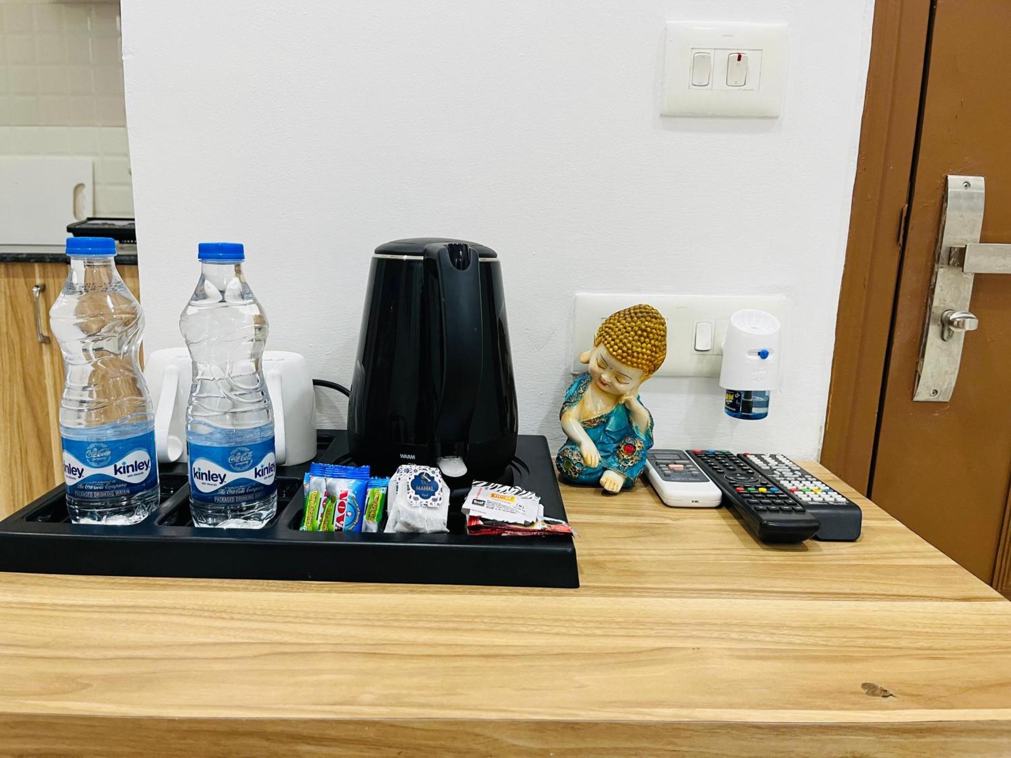 The Lodgers Studio Apartment Infront Of Artemis Hospital Gurugram Gurgaon Esterno foto