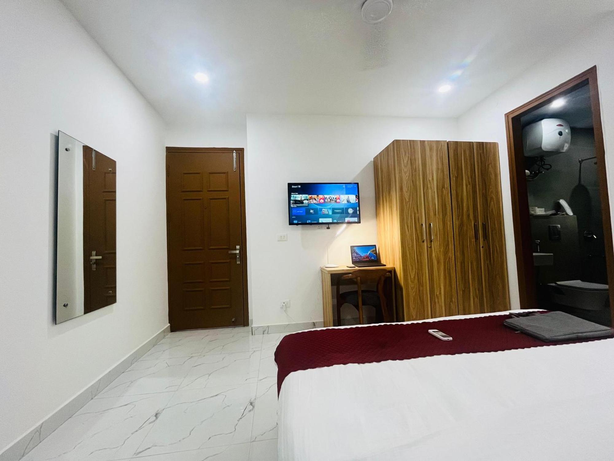 The Lodgers Studio Apartment Infront Of Artemis Hospital Gurugram Gurgaon Esterno foto