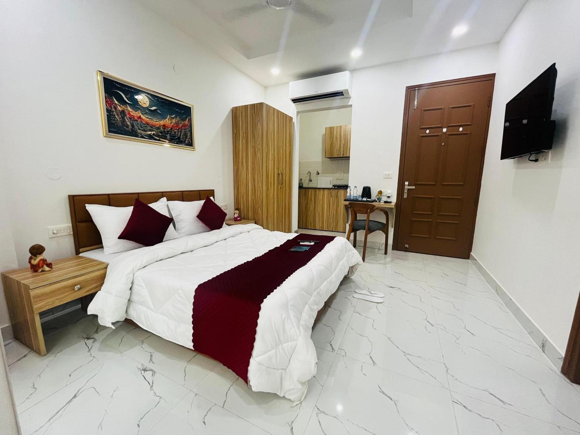 The Lodgers Studio Apartment Infront Of Artemis Hospital Gurugram Gurgaon Esterno foto