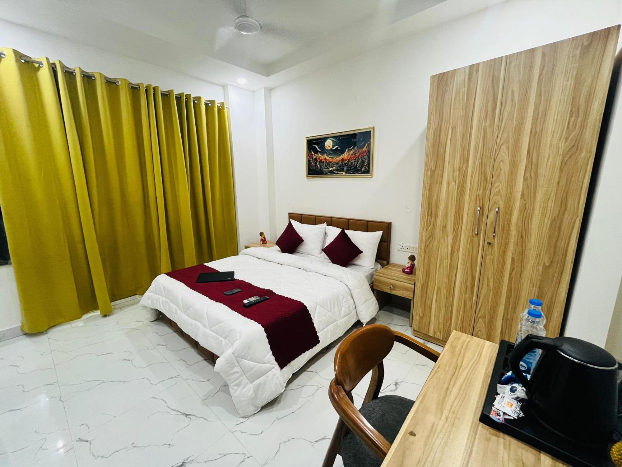 The Lodgers Studio Apartment Infront Of Artemis Hospital Gurugram Gurgaon Esterno foto