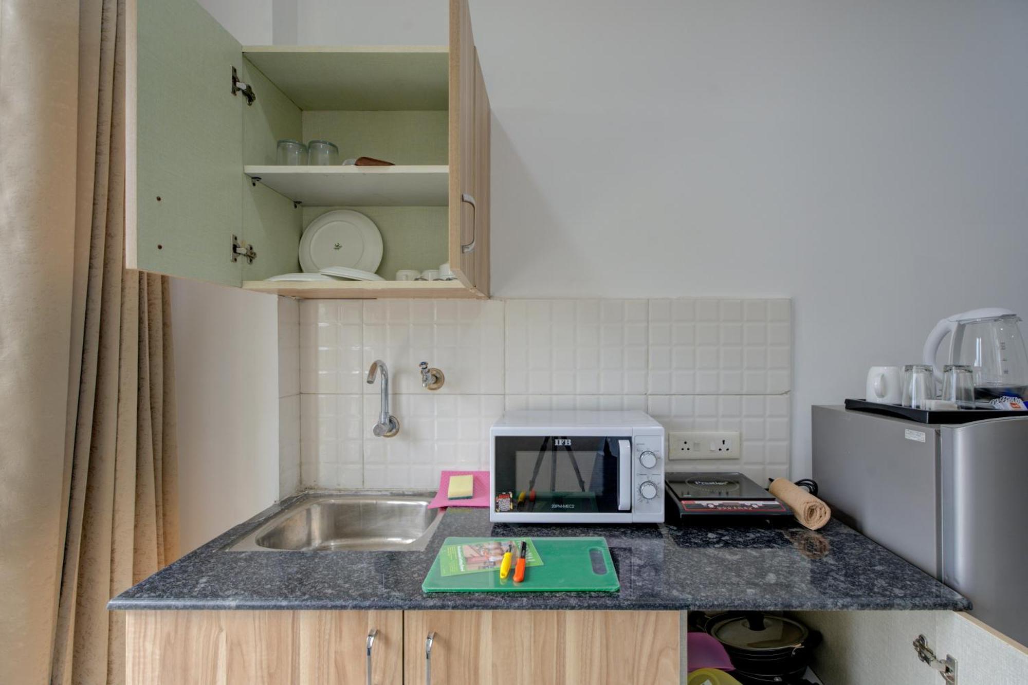 The Lodgers Studio Apartment Infront Of Artemis Hospital Gurugram Gurgaon Esterno foto