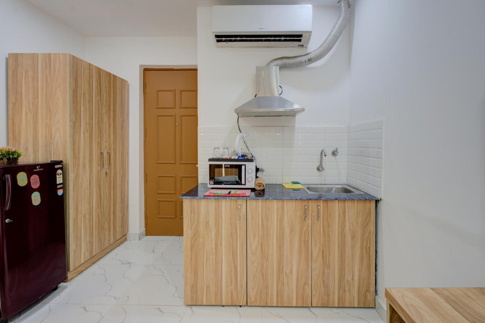 The Lodgers Studio Apartment Infront Of Artemis Hospital Gurugram Gurgaon Esterno foto