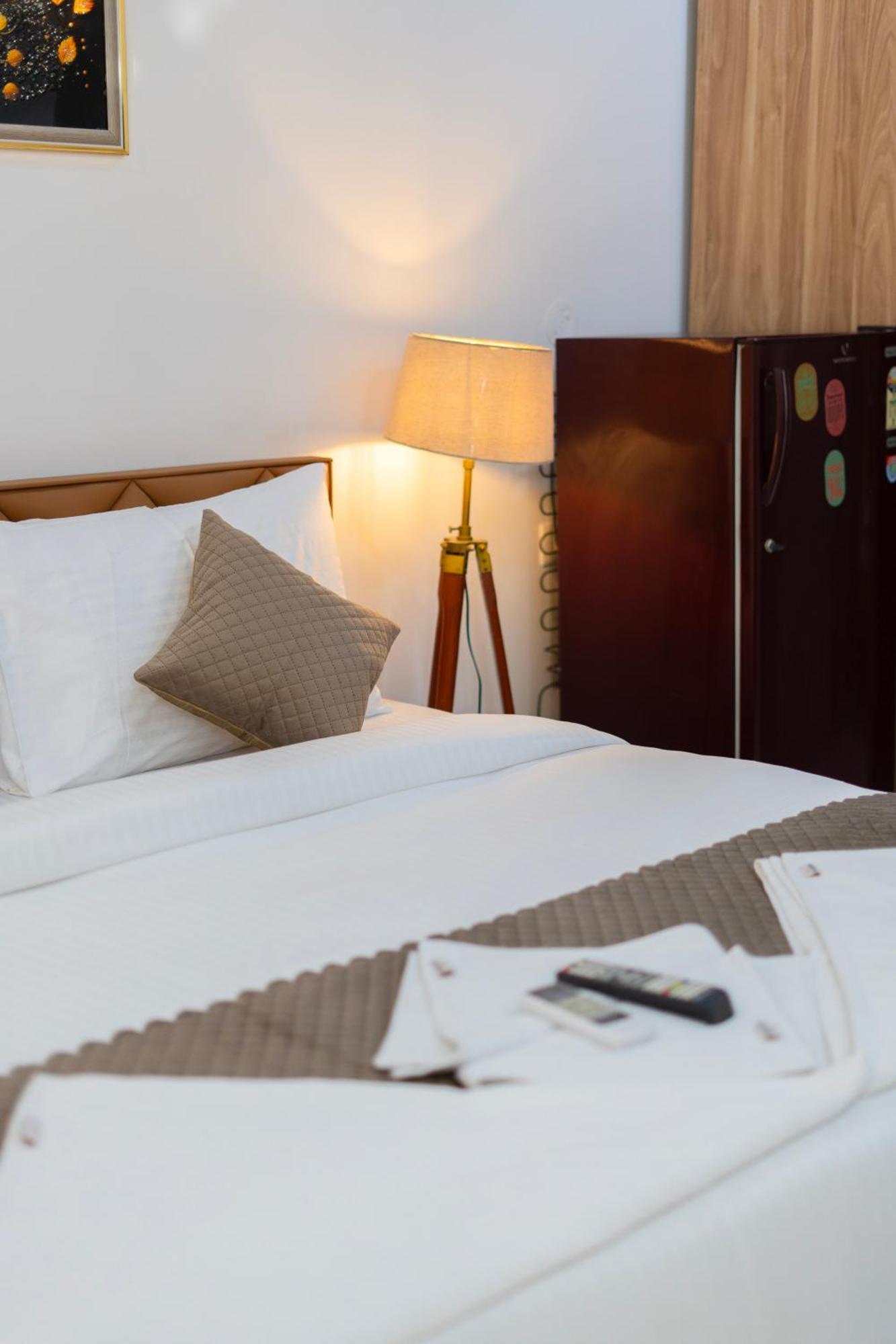 The Lodgers Studio Apartment Infront Of Artemis Hospital Gurugram Gurgaon Esterno foto