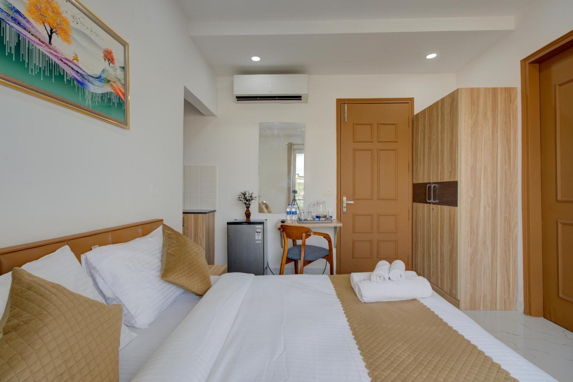 The Lodgers Studio Apartment Infront Of Artemis Hospital Gurugram Gurgaon Esterno foto