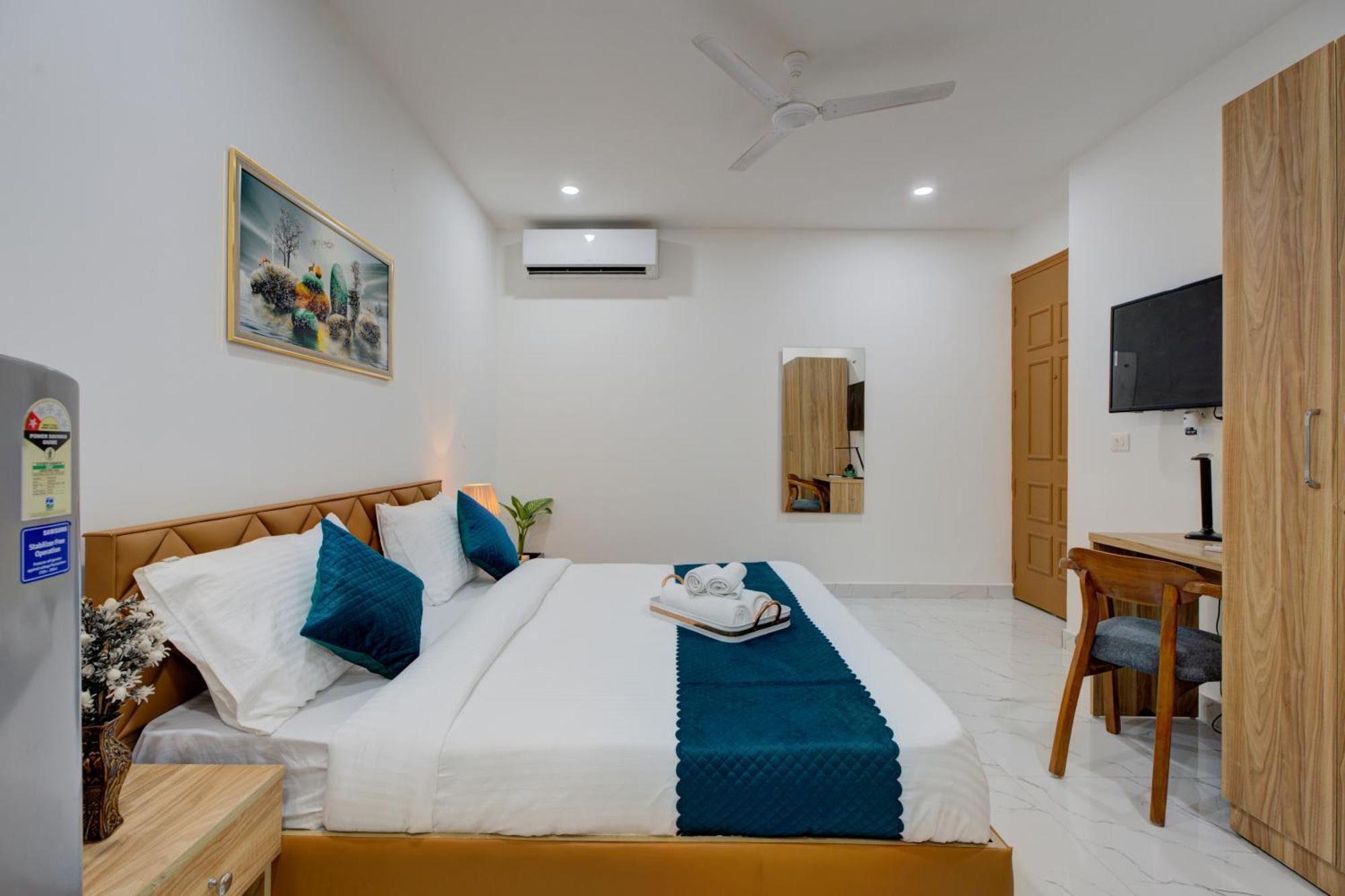 The Lodgers Studio Apartment Infront Of Artemis Hospital Gurugram Gurgaon Esterno foto