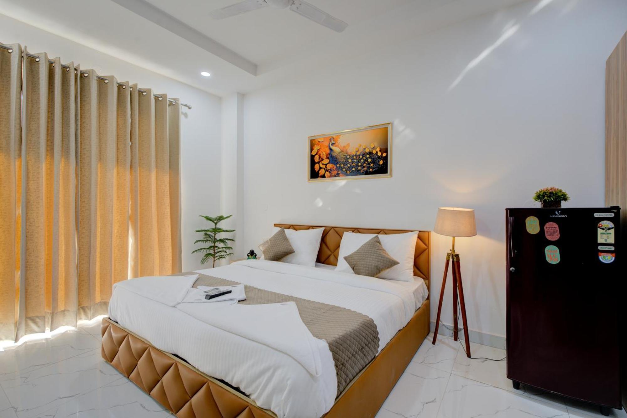 The Lodgers Studio Apartment Infront Of Artemis Hospital Gurugram Gurgaon Esterno foto