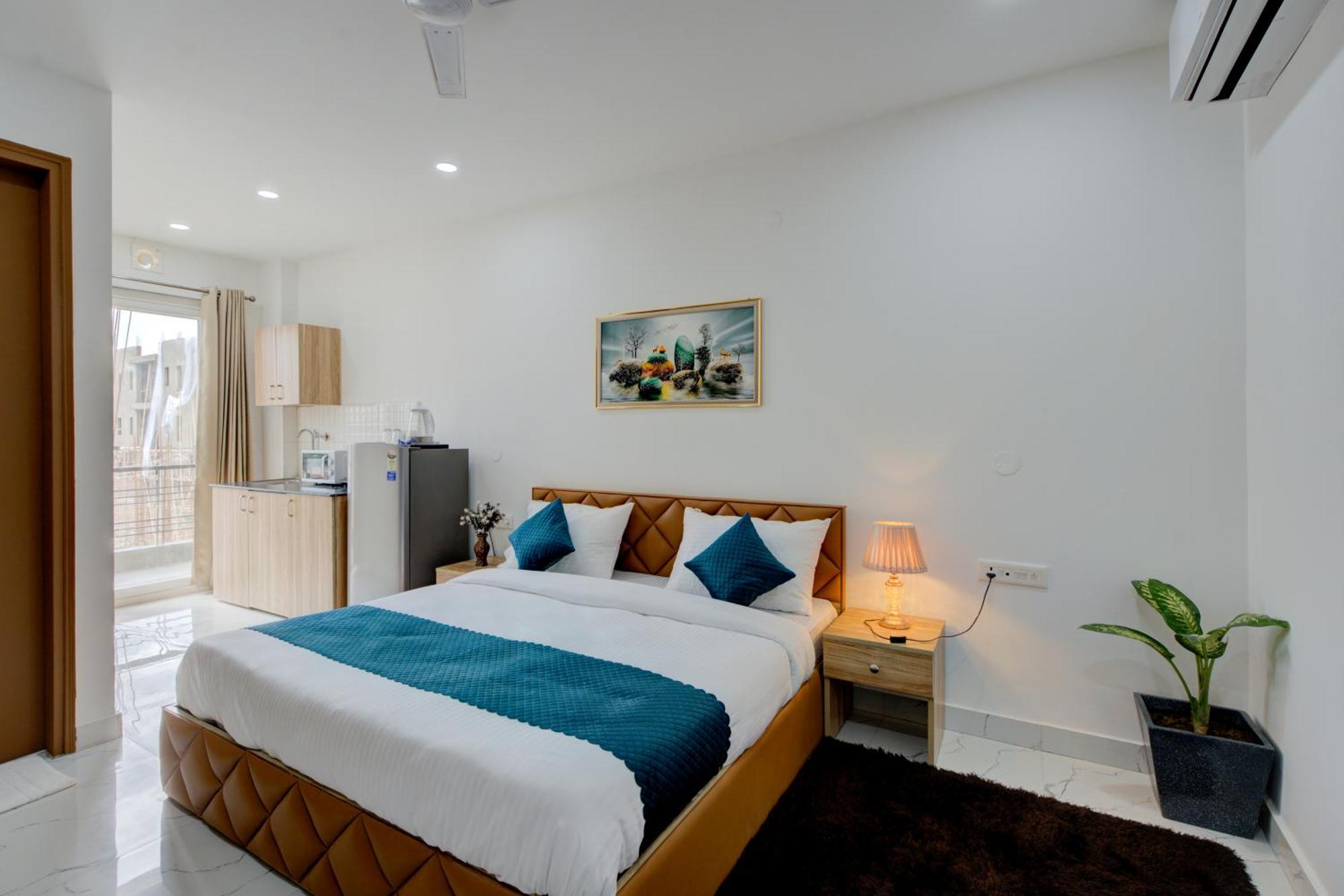 The Lodgers Studio Apartment Infront Of Artemis Hospital Gurugram Gurgaon Esterno foto